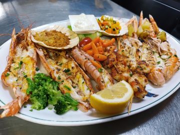 Gran misto di pesce alla griglia